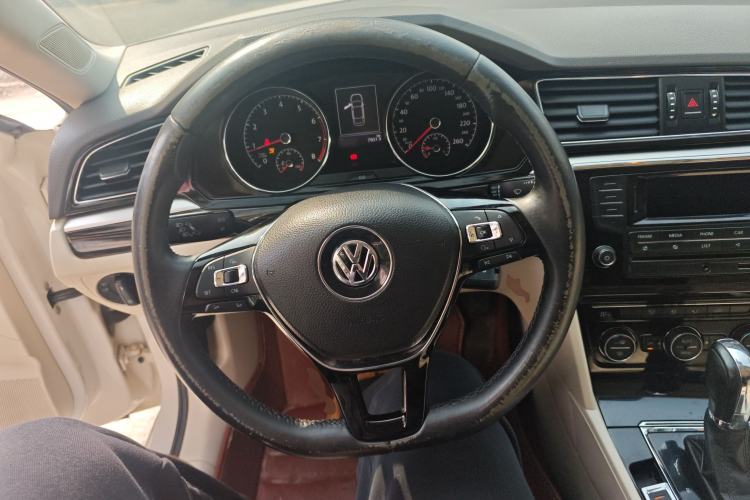 Used Volkswagen Lamando 2015 280TSI DSG Comfort Edition Steering Wheel