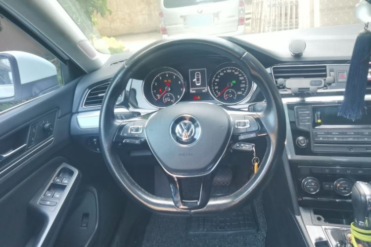 Used Volkswagen Lamando 2015 330TSI DSG Comfort Edition Steering Wheel