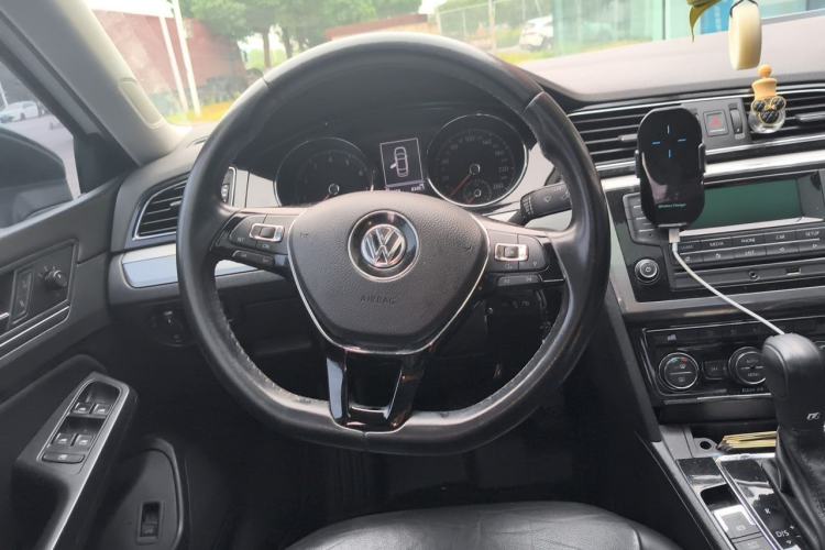 Used Volkswagen Lamando 2015 280TSI DSG Comfort Edition Steering Wheel