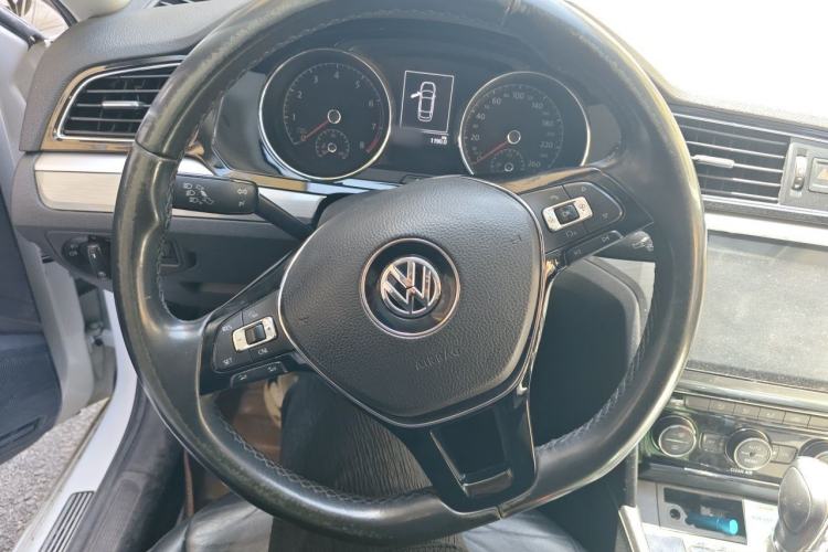 Used Volkswagen Lamando 2015 280TSI DSG Comfort Edition Steering Wheel