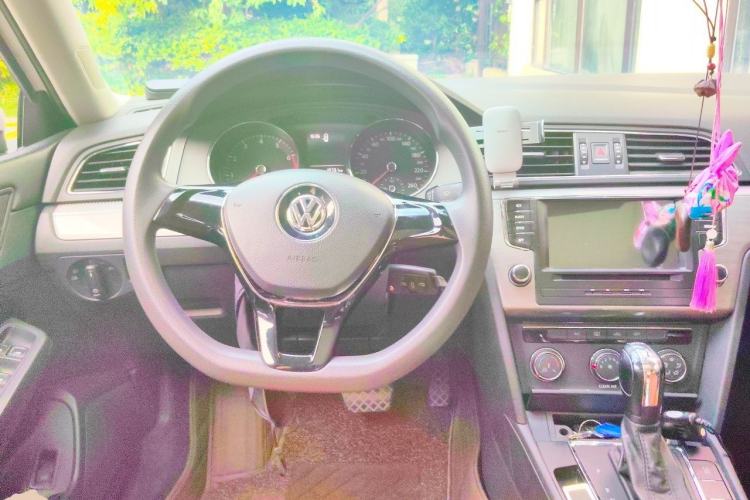 Used Volkswagen Lamando 2015 230TSI DSG Fashion Edition Steering Wheel