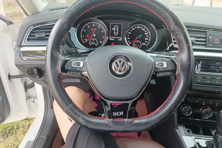 Used Volkswagen Lamando 2015 280TSI DSG Comfort Edition Steering Wheel