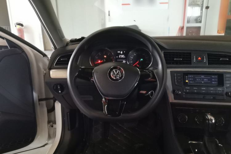 Used Volkswagen Lamando 2015 230TSI DSG Fashion Edition Steering Wheel