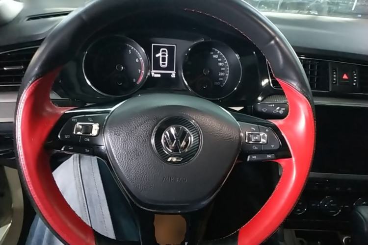 Used Volkswagen Lamando 2015 280TSI DSG Comfort Edition Steering Wheel