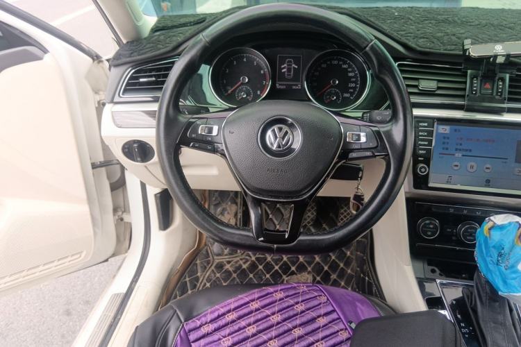 Used Volkswagen Lamando 2015 330TSI DSG Comfort Edition Steering Wheel