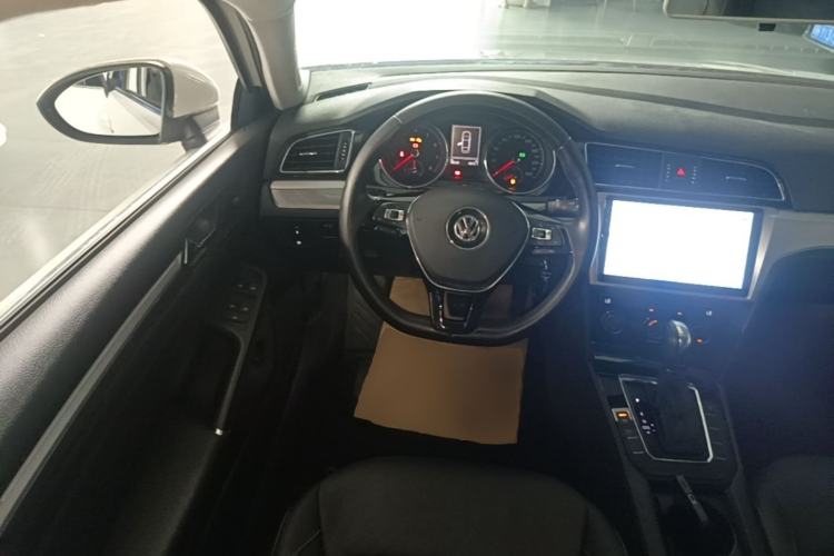 Used Volkswagen Lamando 2015 280TSI DSG Comfort Edition Steering Wheel