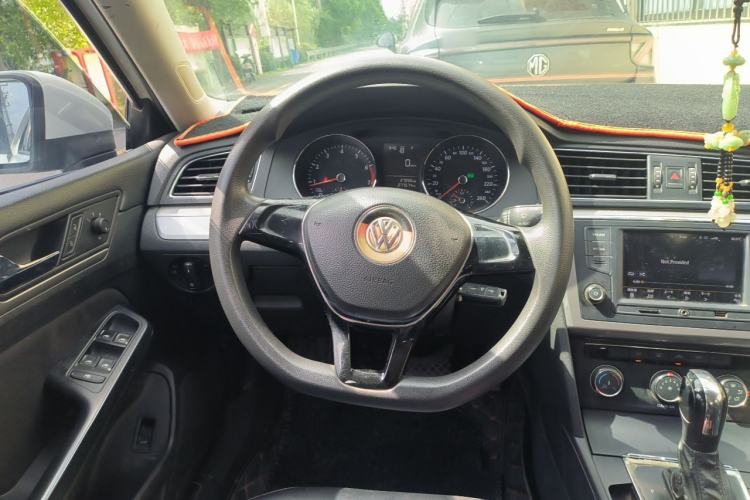 Used Volkswagen Lamando 2015 230TSI DSG Fashion Edition Steering Wheel