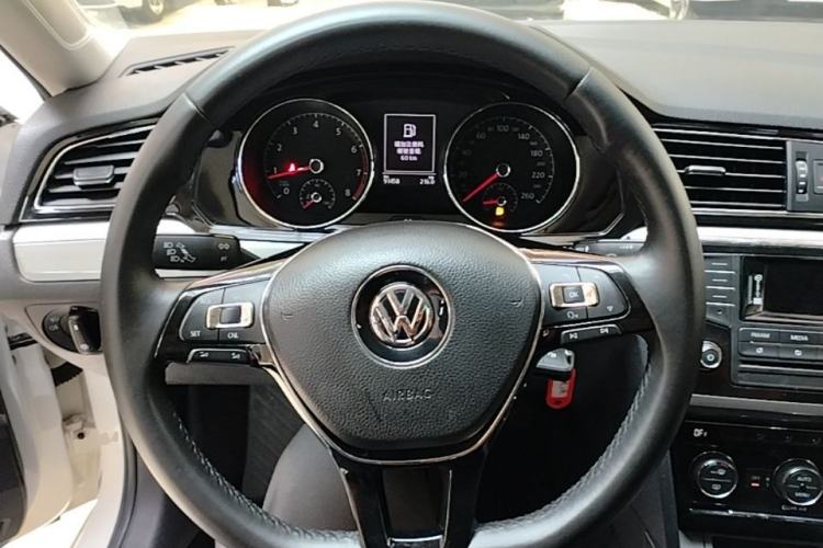 Used Volkswagen Lamando 2015 280TSI DSG Comfort Edition Steering Wheel