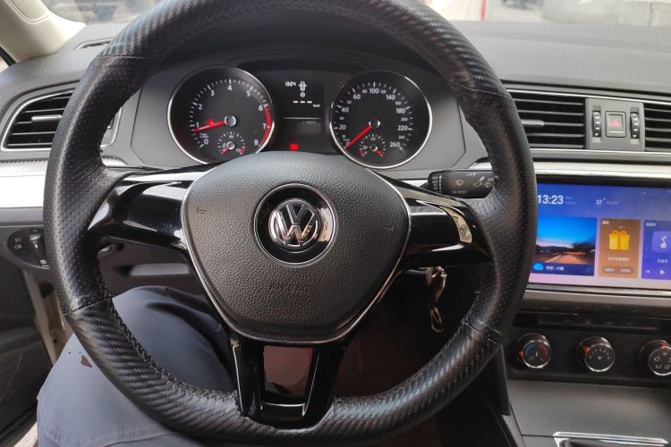 Used Volkswagen Lamando 2015 230TSI Manual Trend Edition Steering Wheel