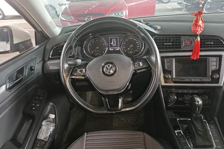 Used Volkswagen Lamando 2015 280TSI DSG Comfort Edition Steering Wheel