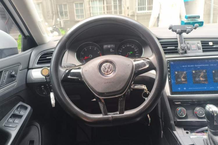 Used Volkswagen Lamando 2015 230TSI DSG Fashion Edition Steering Wheel