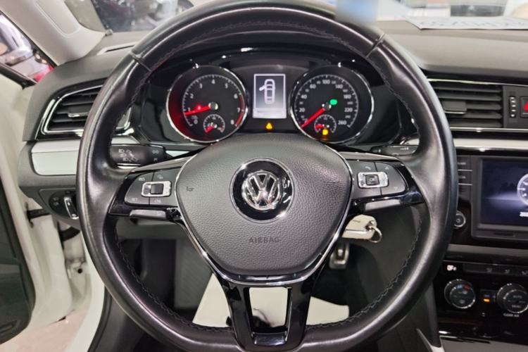 Used Volkswagen Lamando 2015 280TSI DSG Comfort Edition Steering Wheel