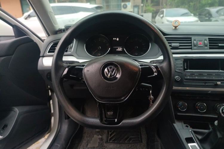 Used Volkswagen Lamando 2015 230TSI Manual Trend Edition Steering Wheel