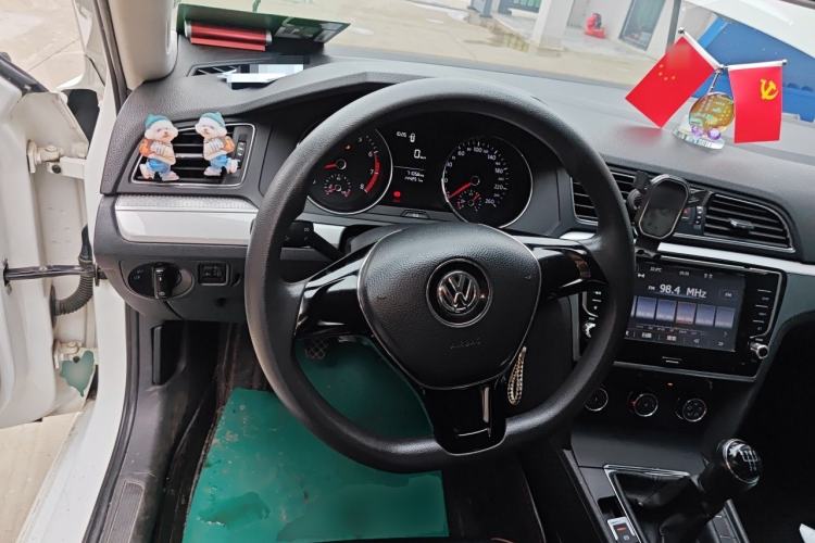 Used Volkswagen Lamando 2015 230TSI Manual Trend Edition Steering Wheel