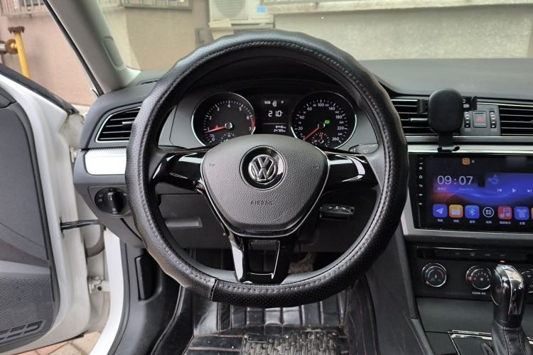 Used Volkswagen Lamando 2015 230TSI DSG Fashion Edition Steering Wheel