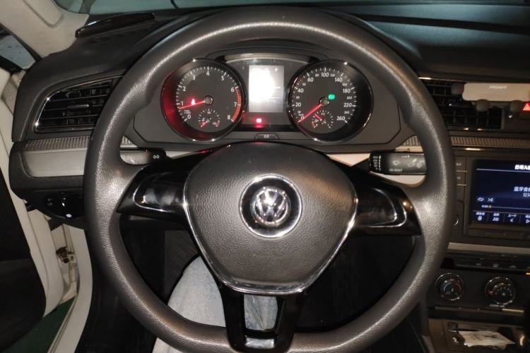 Used Volkswagen Lamando 2015 230TSI DSG Fashion Edition Steering Wheel