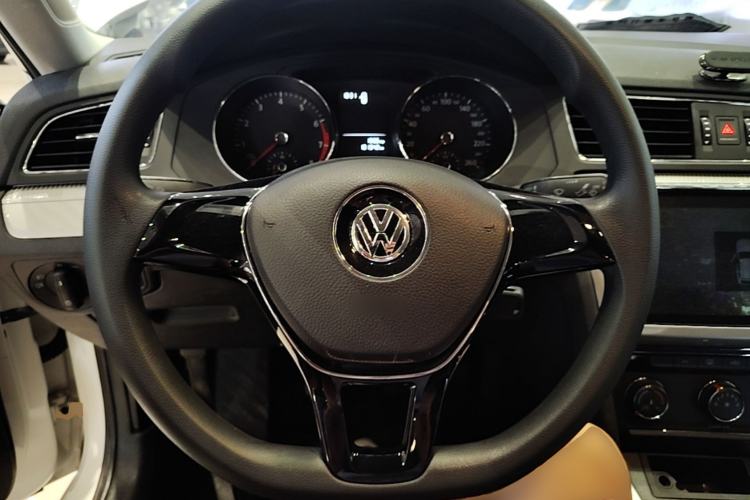 Used Volkswagen Lamando 2015 230TSI Manual Trend Edition Steering Wheel