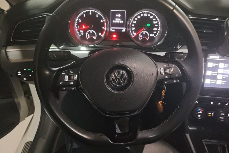 Used Volkswagen Lamando 2015 280TSI DSG Comfort Edition Steering Wheel