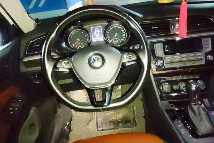 Used Volkswagen Lamando 2015 280TSI DSG Comfort Edition Steering Wheel