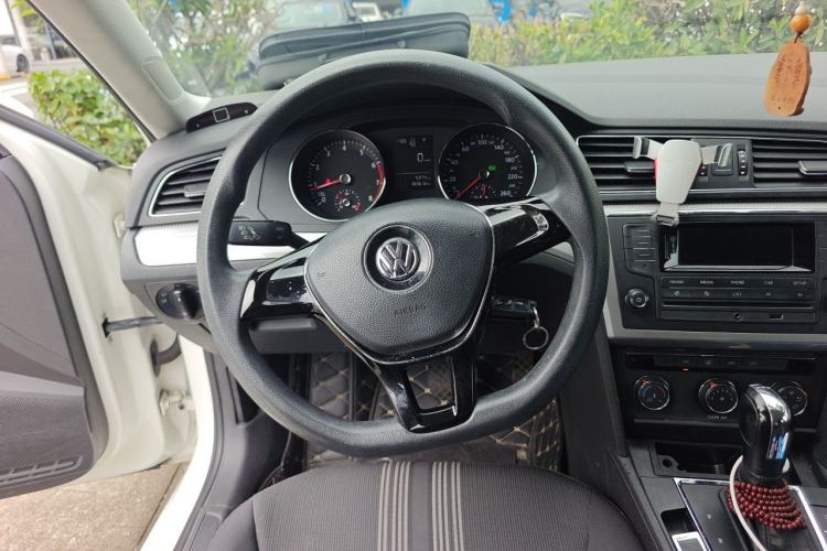 Used Volkswagen Lamando 2015 230TSI DSG Fashion Edition Steering Wheel