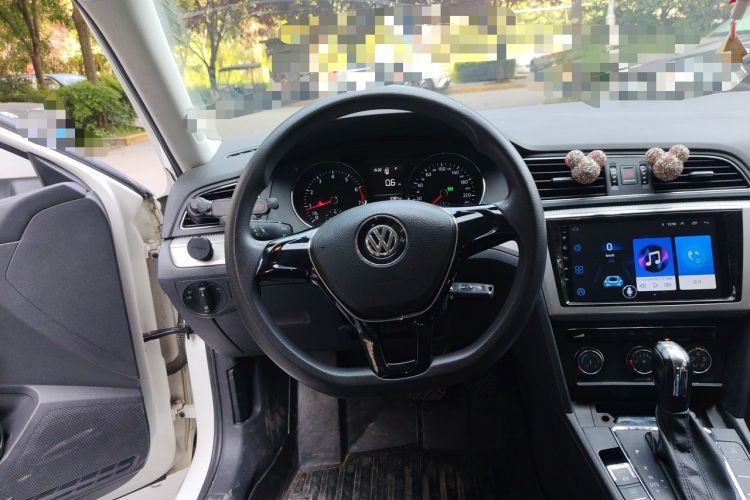 Used Volkswagen Lamando 2015 230TSI DSG Fashion Edition Steering Wheel