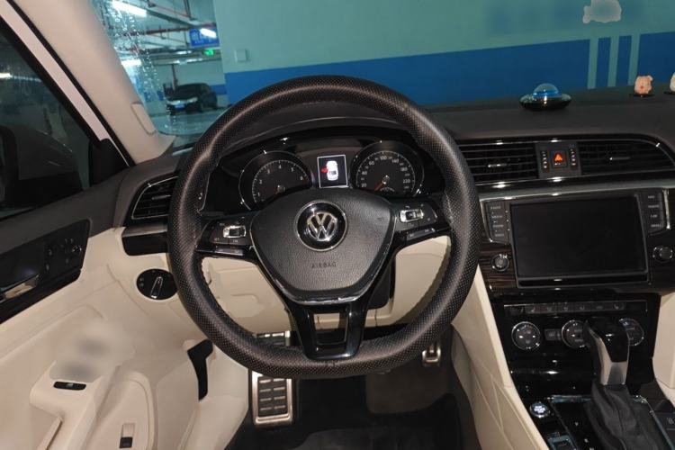 Used Volkswagen Lamando 2015 280TSI DSG Luxury Edition Steering Wheel