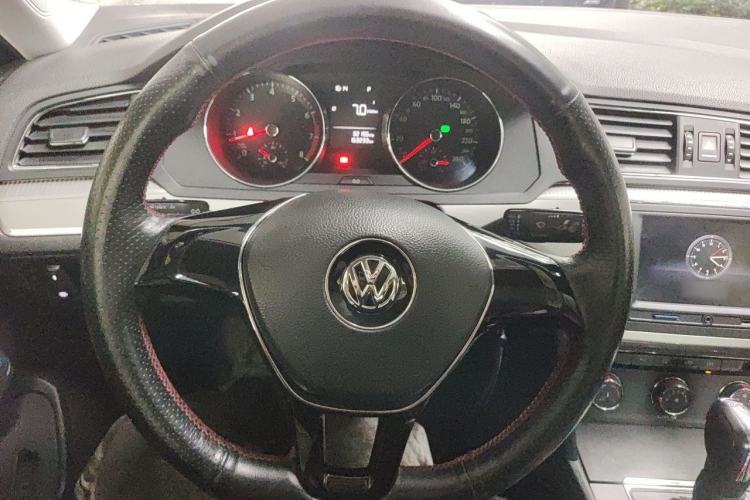 Used Volkswagen Lamando 2015 230TSI DSG Fashion Edition Steering Wheel