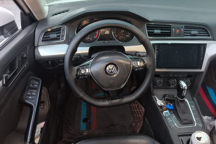 Used Volkswagen Lamando 2015 230TSI DSG Fashion Edition Steering Wheel