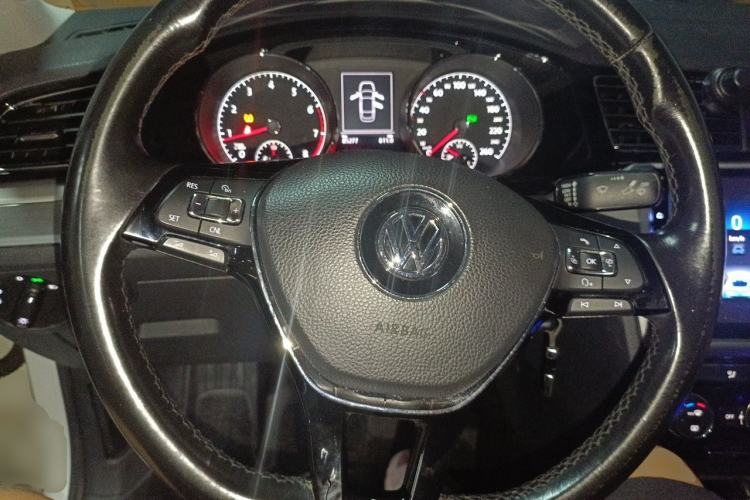 Used Volkswagen Lamando 2015 280TSI DSG Comfort Edition Steering Wheel