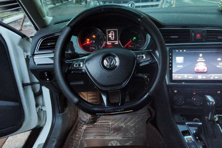 Used Volkswagen Lamando 2015 330TSI DSG Comfort Edition Steering Wheel