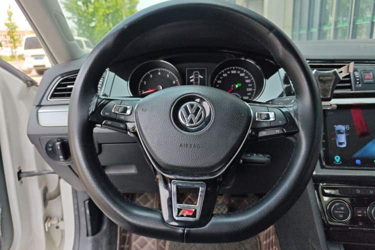 Used Volkswagen Lamando 2015 280TSI DSG Comfort Edition Steering Wheel