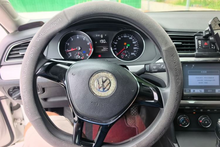 Used Volkswagen Lamando 2015 230TSI DSG Fashion Edition Steering Wheel
