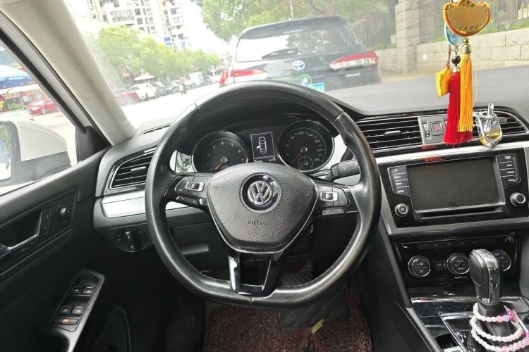 Used Volkswagen Lamando 2015 280TSI DSG Comfort Edition Steering Wheel