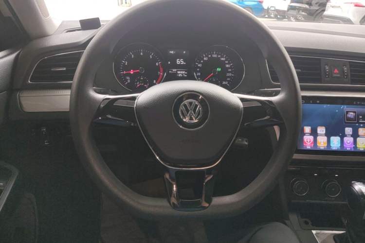 Used Volkswagen Lamando 2015 230TSI DSG Fashion Edition Steering Wheel