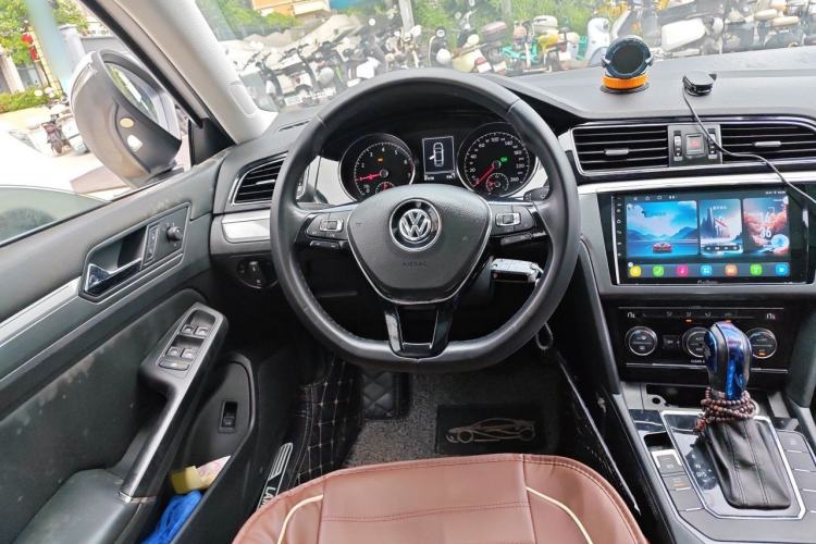 Used Volkswagen Lamando 2015 280TSI DSG Comfort Edition Steering Wheel