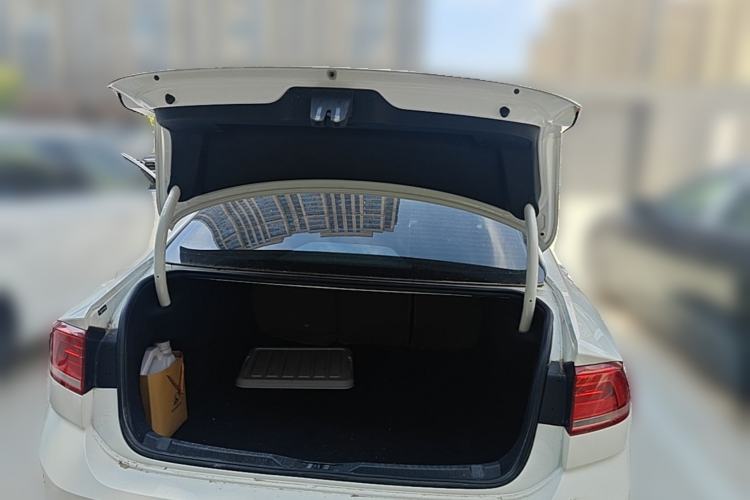 Used Volkswagen Lamando 2015 280TSI DSG Comfort Edition Trunk