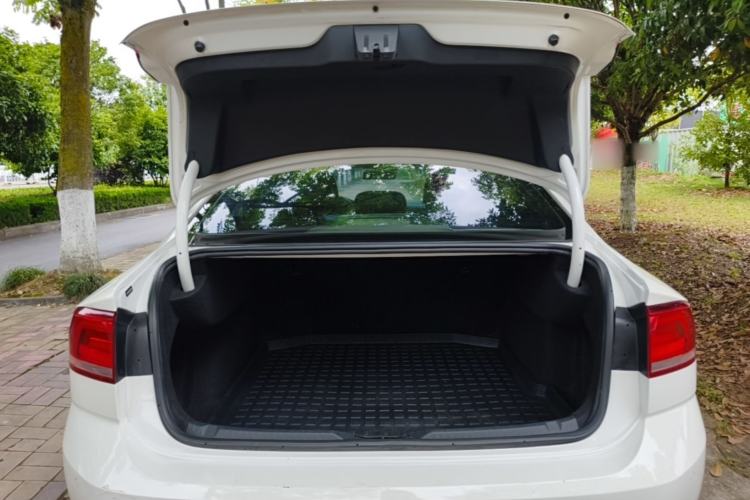 Used Volkswagen Lamando 2015 230TSI DSG Fashion Edition Trunk