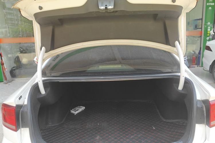 Used Volkswagen Lamando 2015 230TSI DSG Fashion Edition Trunk