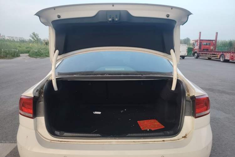 Used Volkswagen Lamando 2015 330TSI DSG Luxury Edition Trunk
