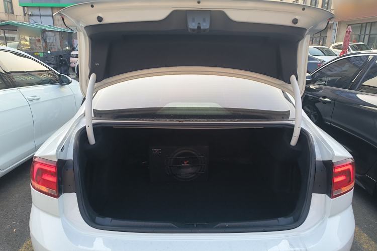 Used Volkswagen Lamando 2015 280TSI DSG Comfort Edition Trunk