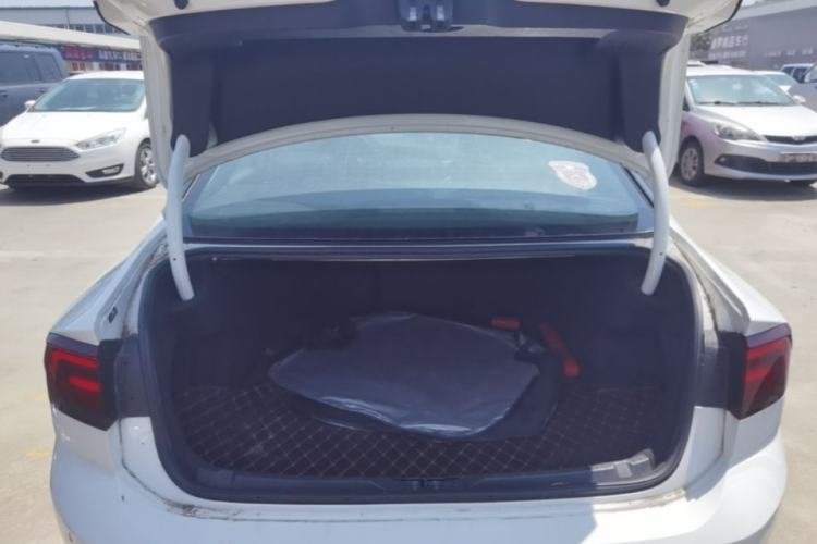 Used Volkswagen Lamando 2015 230TSI DSG Fashion Edition Trunk