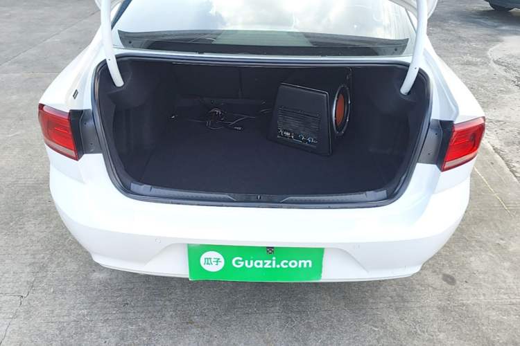 Used Volkswagen Lamando 2015 280TSI DSG Comfort Edition Trunk