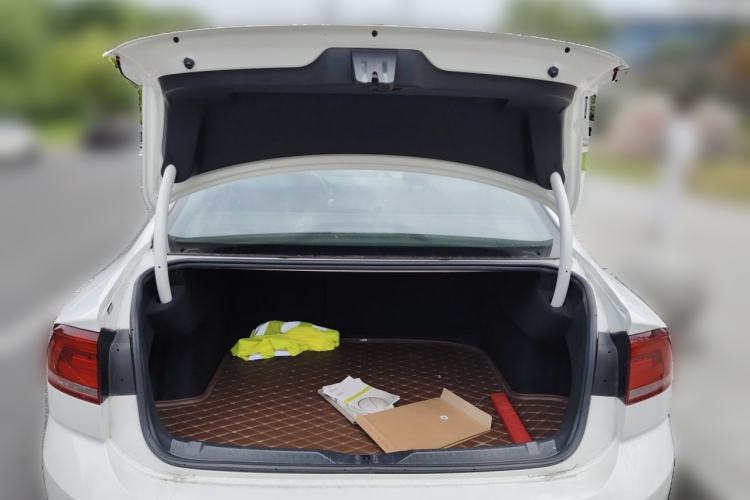 Used Volkswagen Lamando 2015 330TSI DSG Comfort Edition Trunk