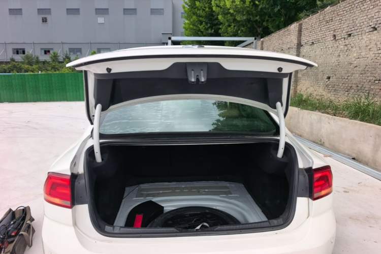 Used Volkswagen Lamando 2015 230TSI DSG Fashion Edition Trunk