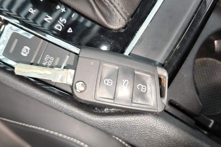 Used Volkswagen Lamando 2015 280TSI DSG Comfort Edition Vehicle Key