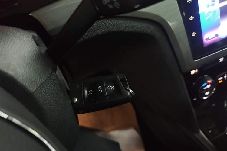 Used Volkswagen Lamando 2015 280TSI DSG Comfort Edition Vehicle Key