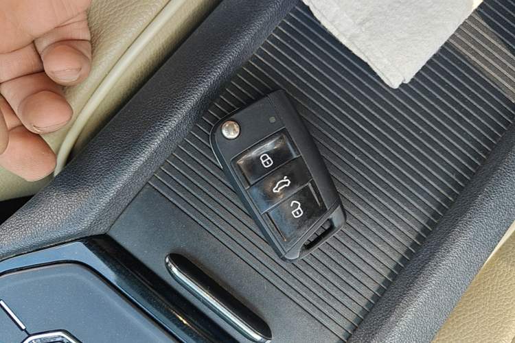 Used Volkswagen Lamando 2015 280TSI DSG Comfort Edition Vehicle Key