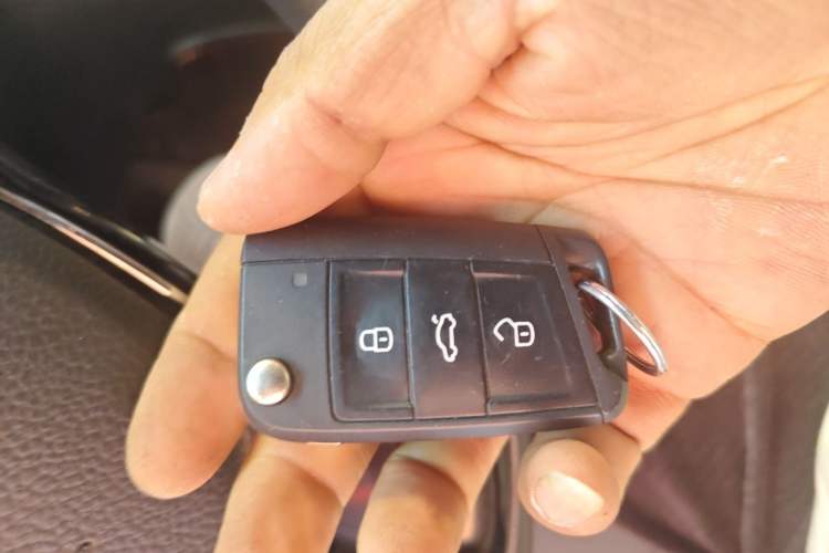 Used Volkswagen Lamando 2015 230TSI Manual Trend Edition Vehicle Key