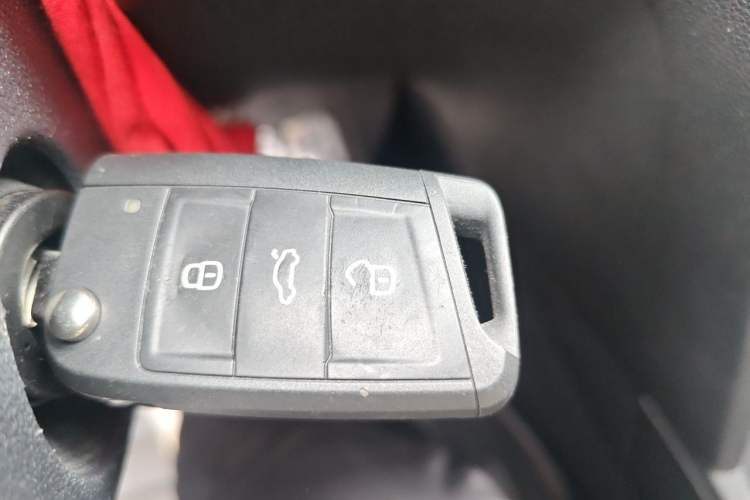 Used Volkswagen Lamando 2015 280TSI DSG Comfort Edition Vehicle Key