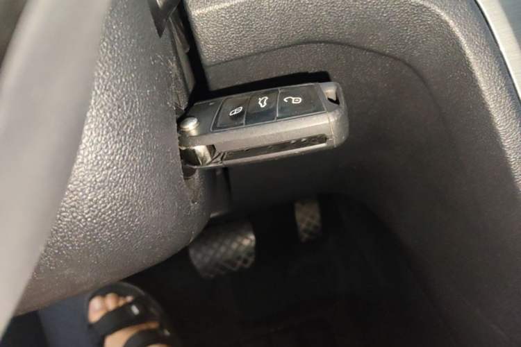 Used Volkswagen Lamando 2015 330TSI DSG Comfort Edition Vehicle Key